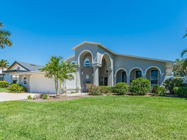707 SNUG ISLAND, CLEARWATER BEACH, FL 33767