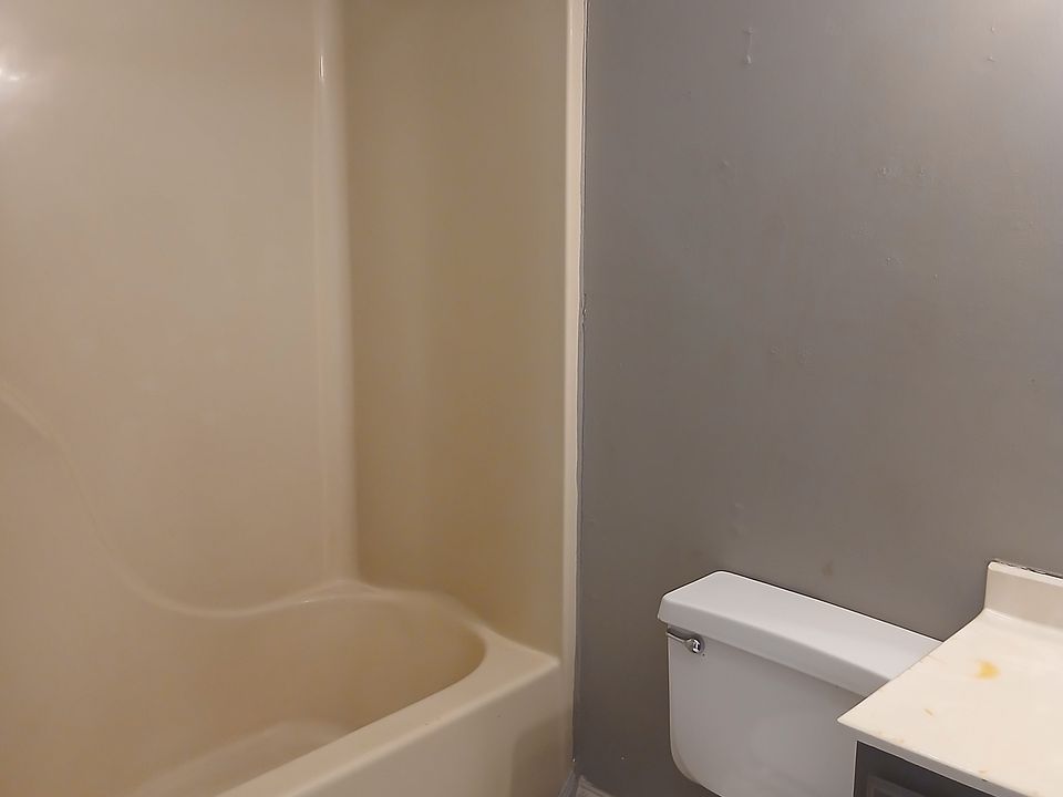 1st image of 127 Villa Ct #127