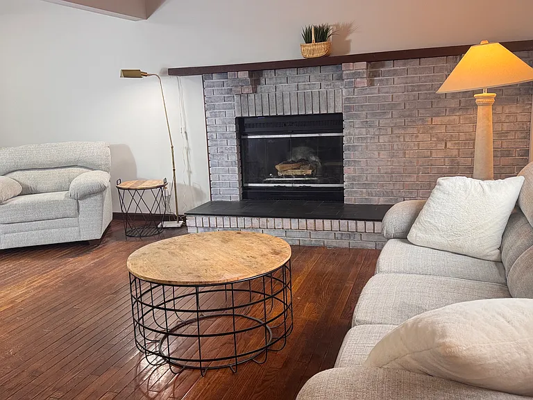 3740 Highcrest Dr — Photo 7