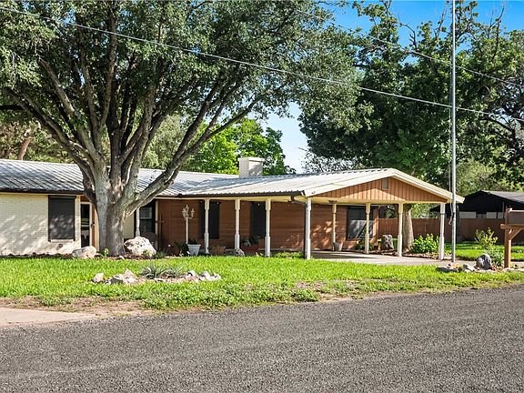 3rd image of 155 Harbor Cir