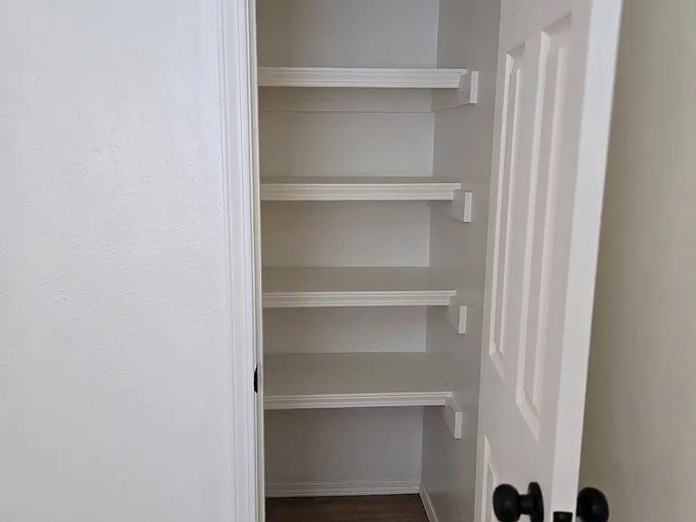 2109 Chelwood Park Blvd NE #D — Photo 14
