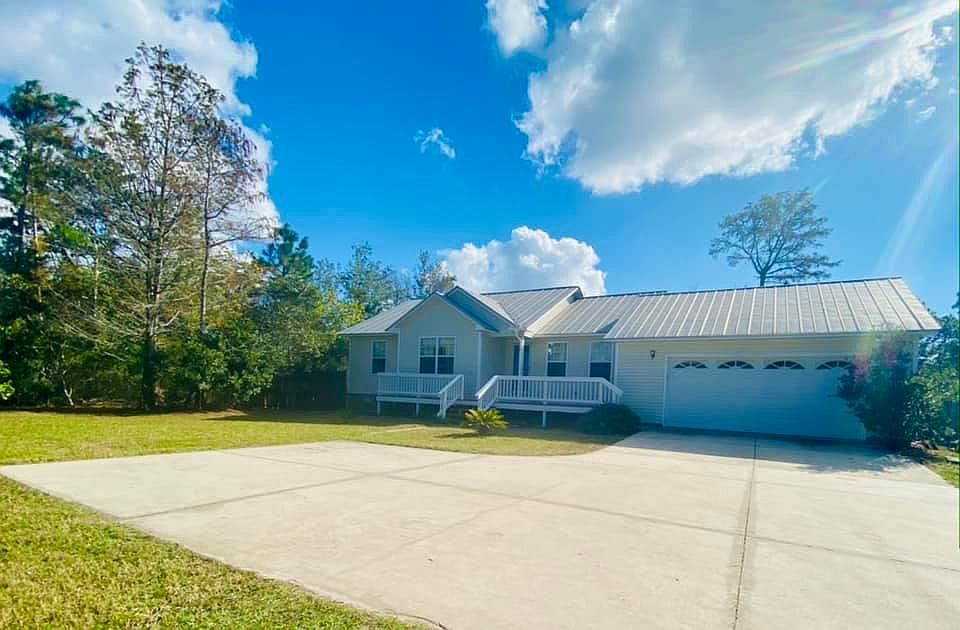 1st image of 228 Paradise Ln