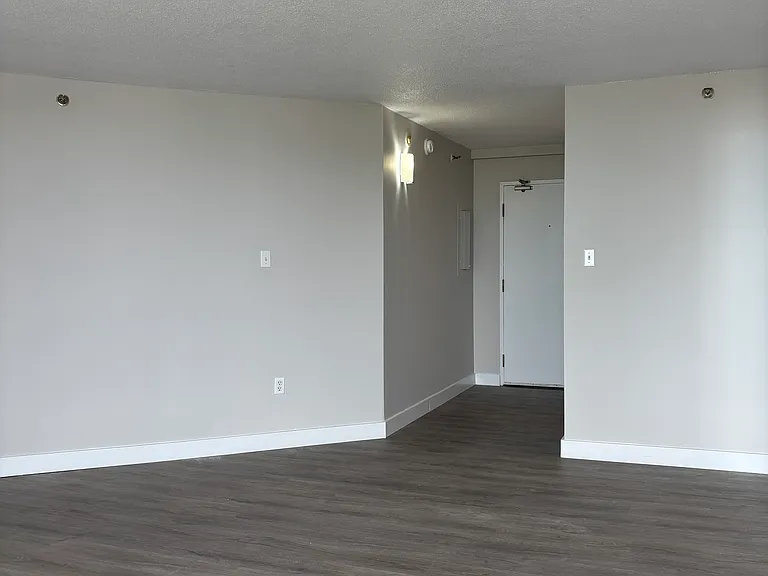 24 Dundas St #701 — Photo 4