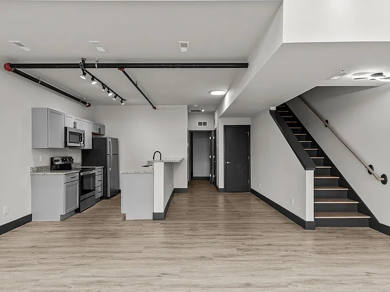 Station House | Near The Loop — Photo 123