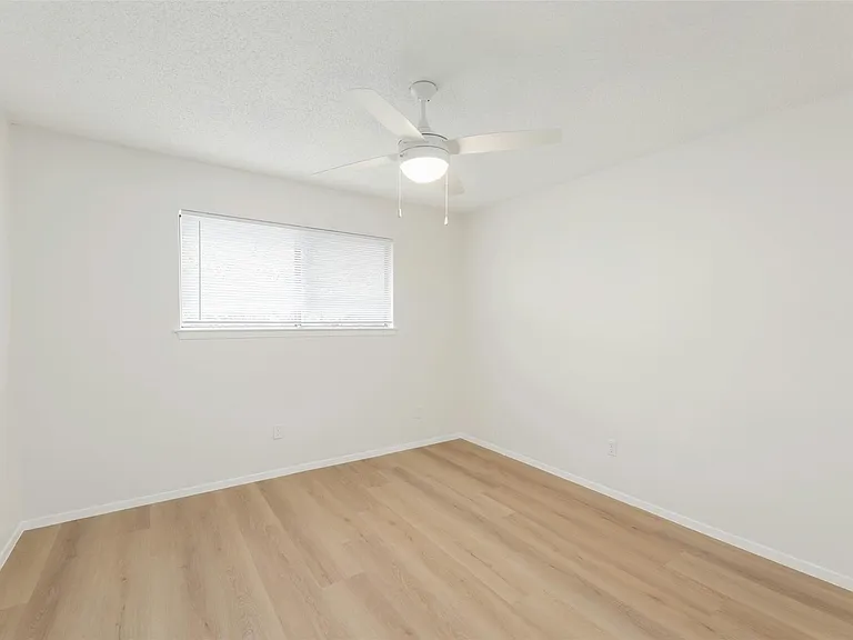 11603 Walnut Ridge Dr #B — Photo 17