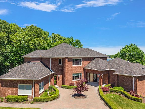3rd image of 781 Windy Fields Ct