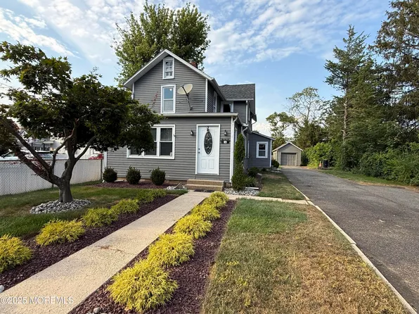 3 Vanderburg Rd, Marlboro, NJ 07746