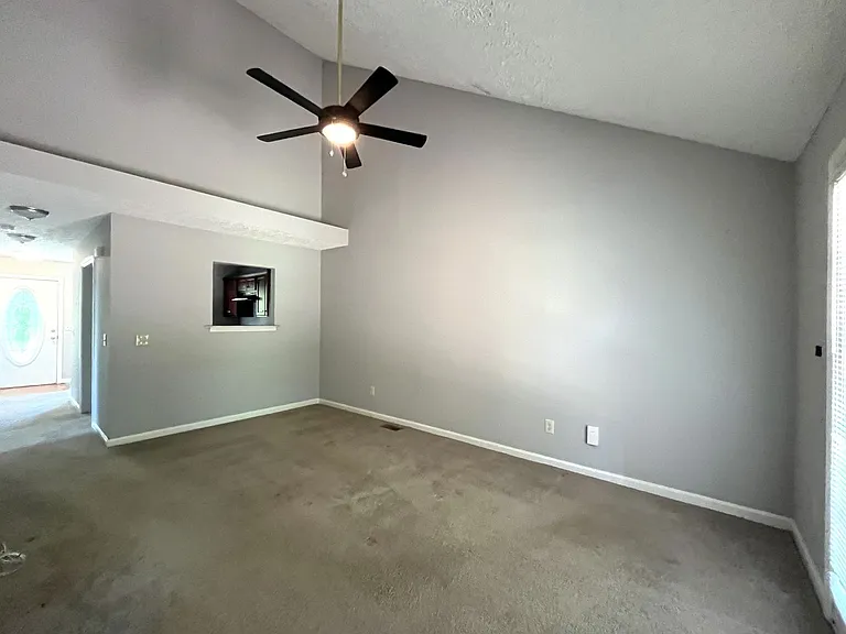 2808 Batavia St — Photo 9