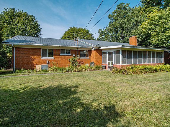 3rd image of 120 Hopewell Dr