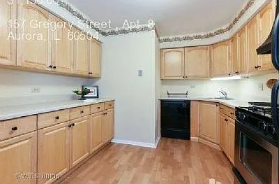 157 Gregory St #8
