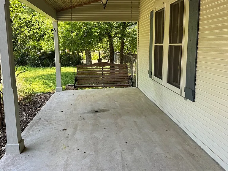 509 W Creek St — Photo 4