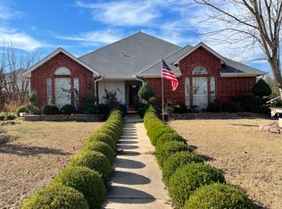 4817 Green Dr, Haltom City, TX 76117