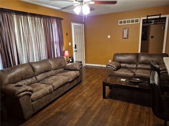 3rd image of 4318 N Lister Ave