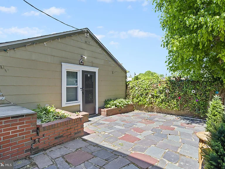 15 Crosswicks St #REAR — Photo 4