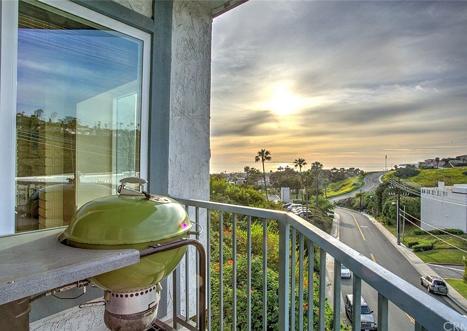 2nd image of 132 Avenida Presidio #9