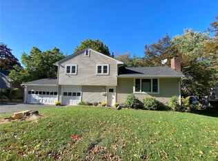 121 Toms Rd, Stamford, CT 06906