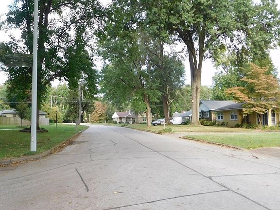 4th image of 7920 Lauderdale Dr