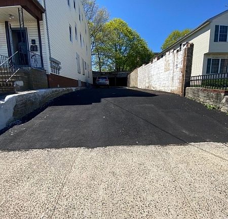 2nd image of 635-637 S 12th St