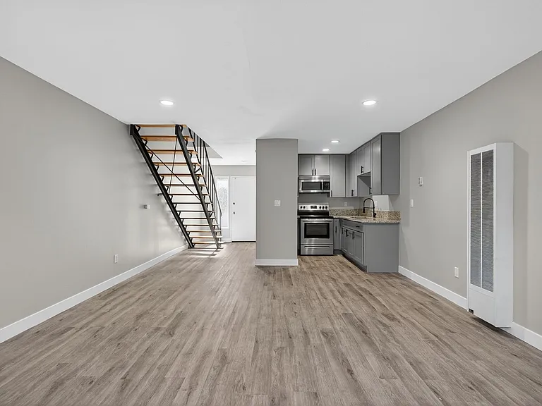 13392-13400 Magnolia Street — Photo 21