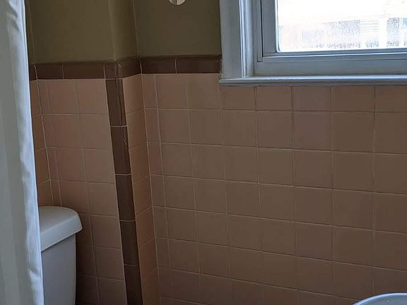 5th image of 6639 Glenloch St Floor 1