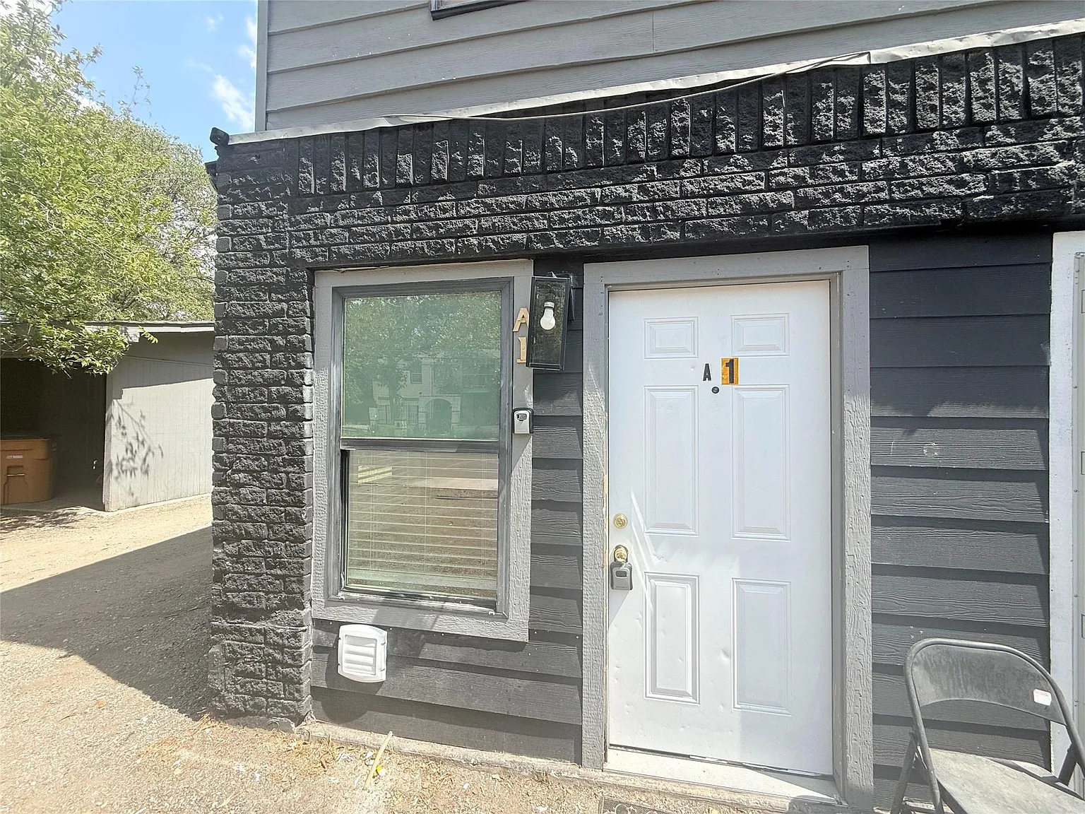 Studio, 1.0 bath, 600 sqft, $950 — Photo 2