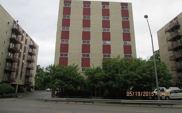 1st image of 1013 Des Plaines Ave APT 202