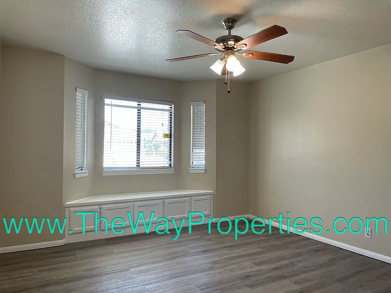 12915 Rain Shadow Rd — Photo 10