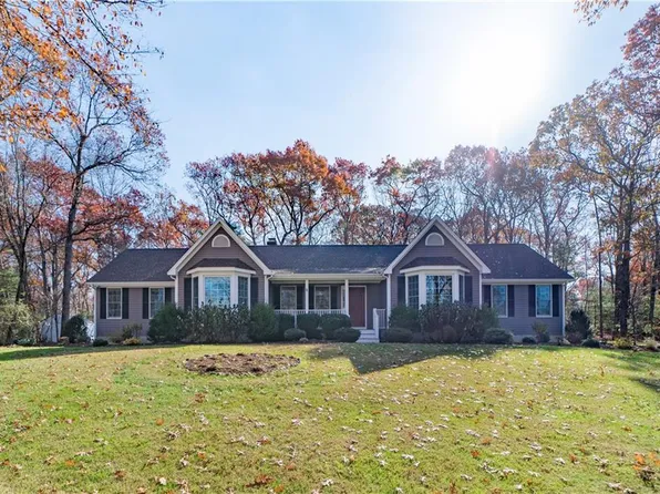 23 Carpenter St, Rehoboth, MA 02769