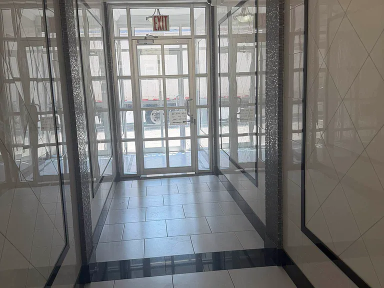 1642 Lexington Ave #16 — Photo 6