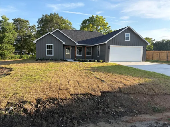 1204 Ada St, New Waverly, TX 77358