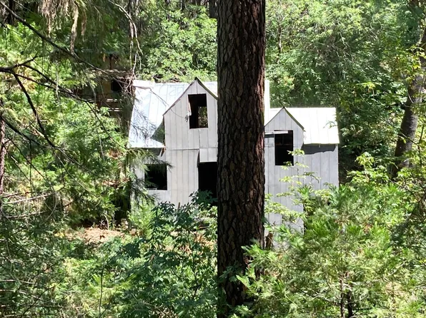 132 Sawyer Ln, West Point, CA 95255