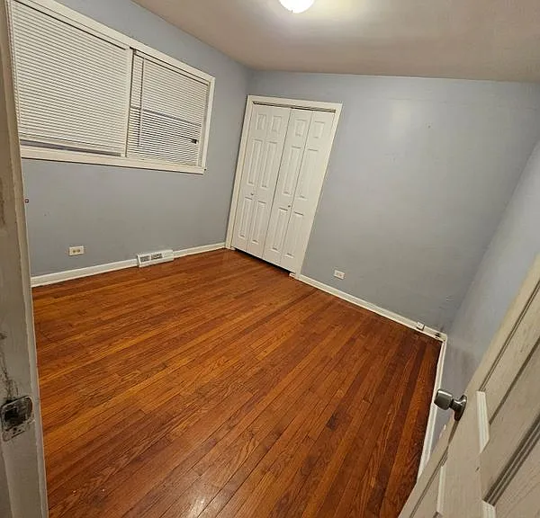 7814 S Essex Ave #1 — Photo 2