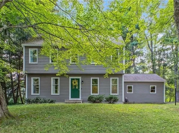 8699 Carpenter Rd, Baldwinsville, NY 13027