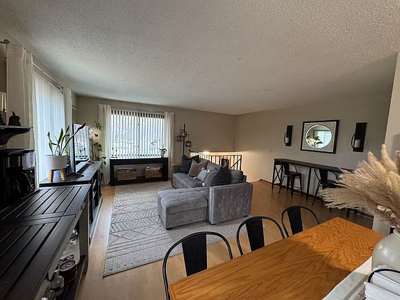 6211 upstair from kitchen to see living room