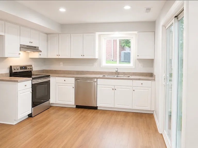 211 Hacker St — Photo 12