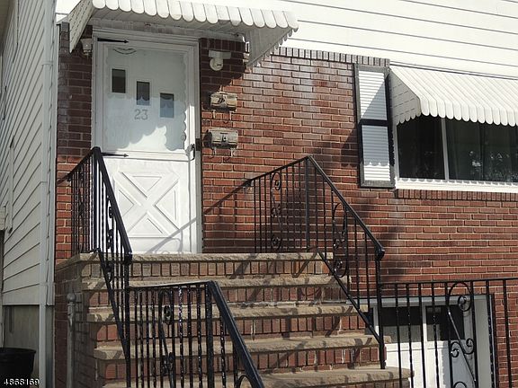2nd image of 23 Evelyn Ct