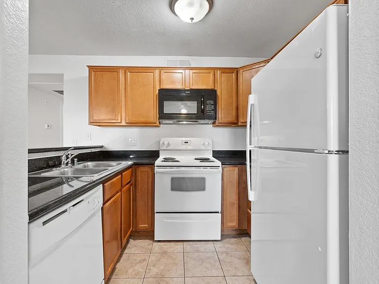 9325 W Desert Inn Rd #190 — Photo 5
