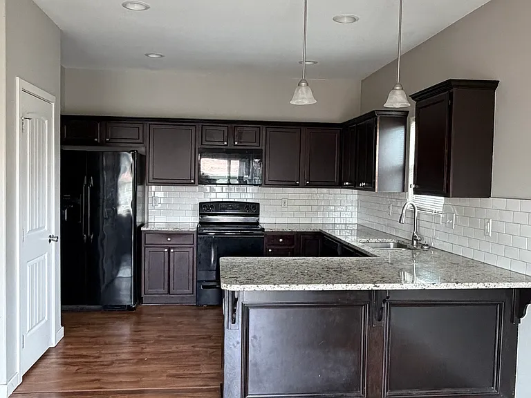 9207 E Champions Cir — Photo 3