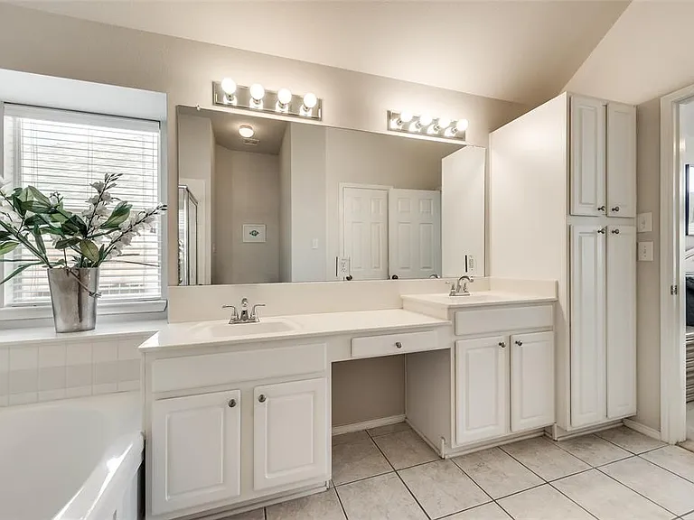2717 Grand Canyon Ct — Photo 4