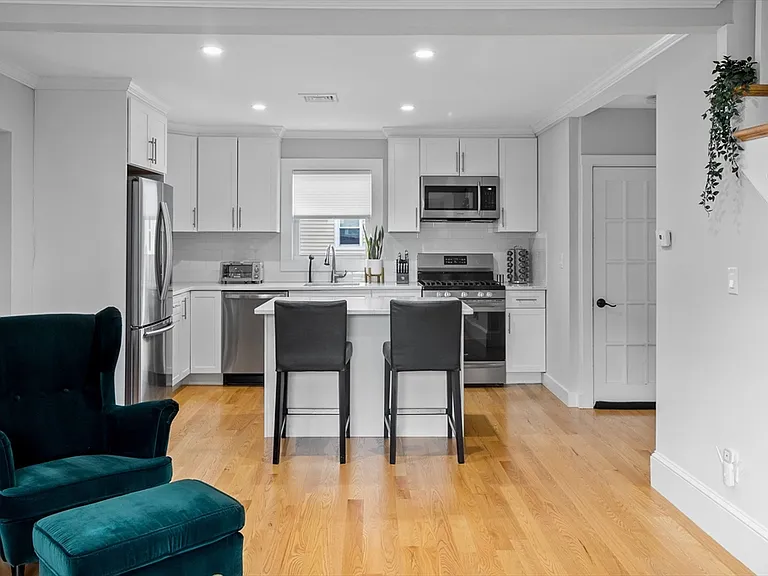 14 Everett St #14-2 — Photo 6