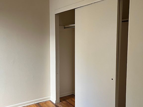 2nd image of 929 Lombard St APT 202