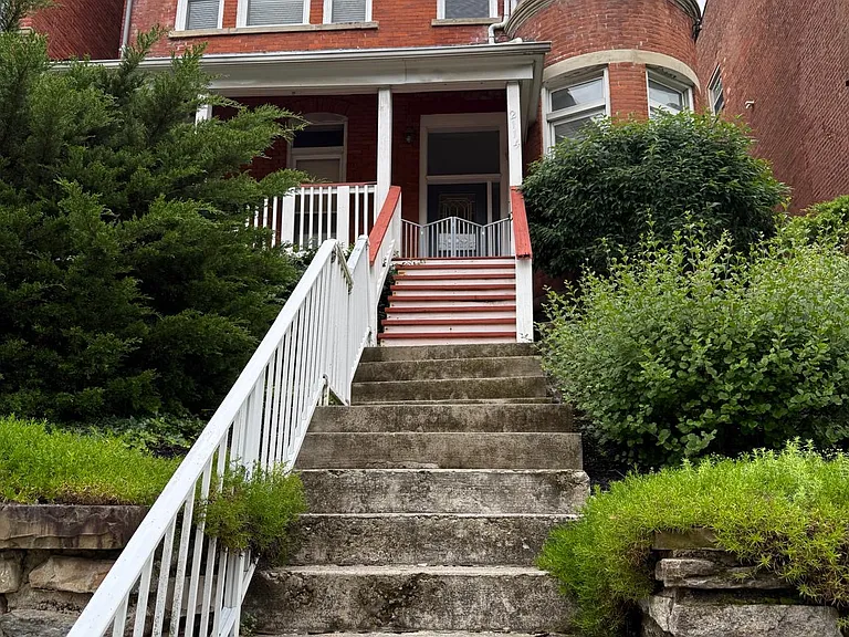 2114 Fulton Ave — Photo 5