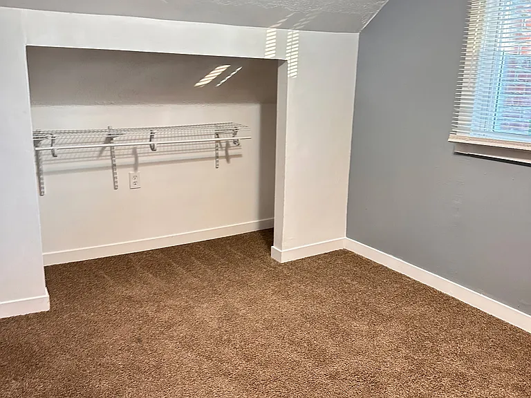 14431 Washington Ave SW — Photo 10