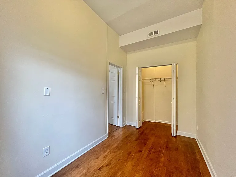 1629 S Throop St — Photo 8