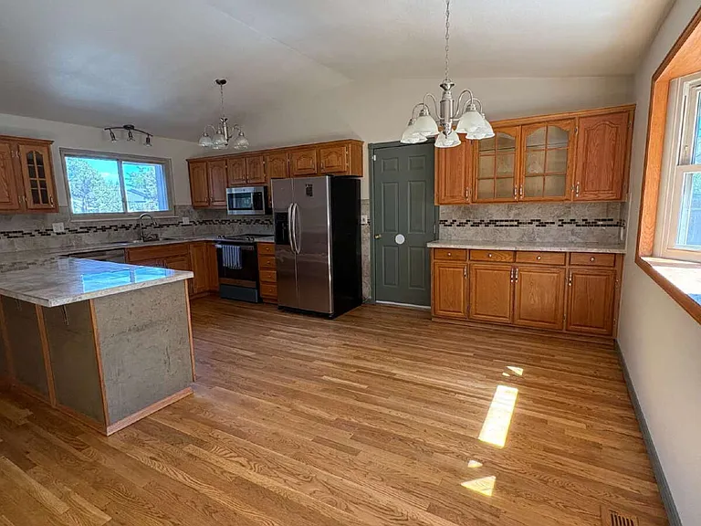 6469 Pulpit Rock Dr — Photo 4
