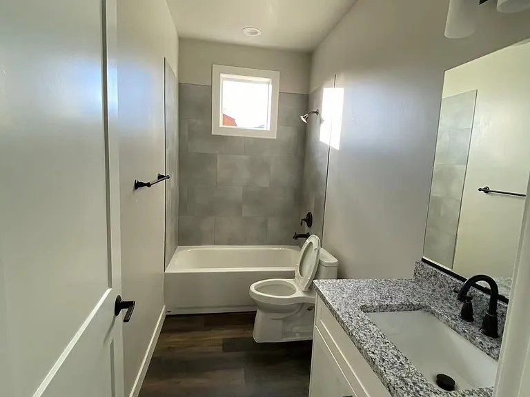 1556 W Creekside Dr — Photo 4