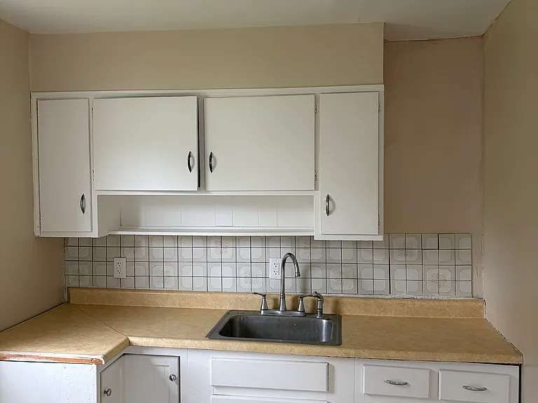 223 Van Buren Ave — Photo 12