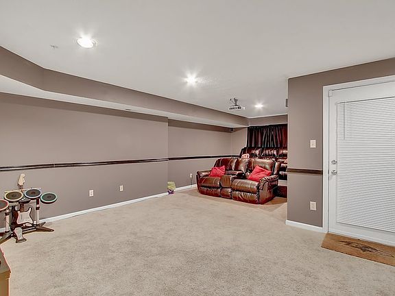 Home theater & walk out 