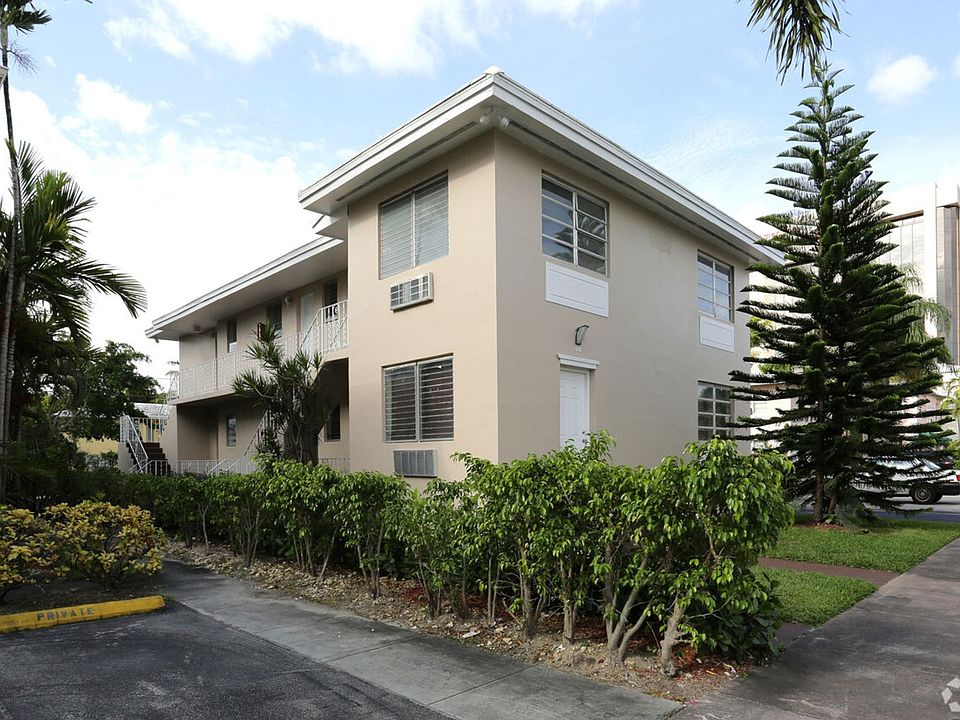1st image of 110 Antiquera Ave #1