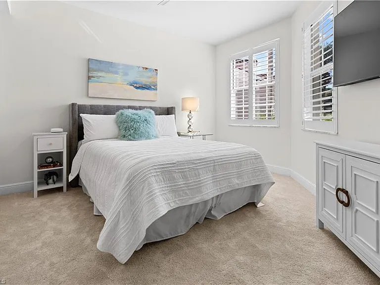 800 L Ambiance Cir #106 — Photo 14